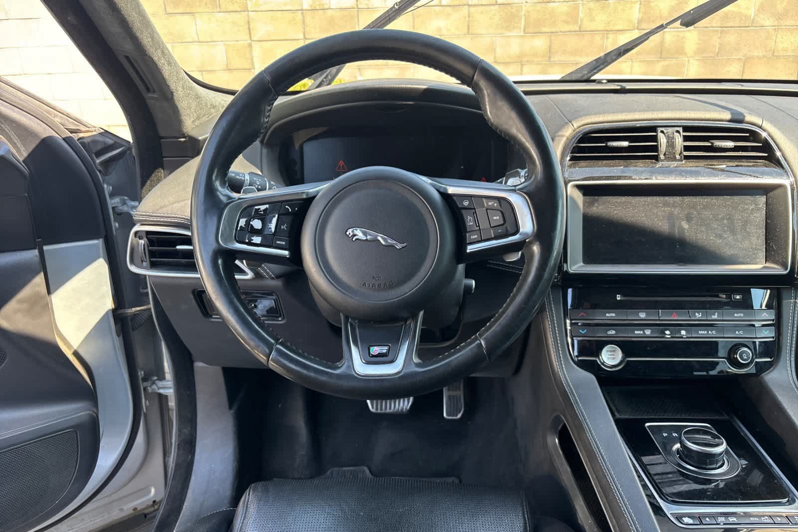 Used 2018 Jaguar F-PACE S AWD/4WD image 16