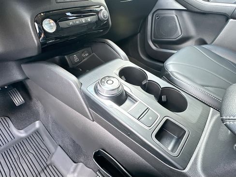 Certified 2025 Ford Escape Platinum w/ Premium Technology Package FWD image 17
