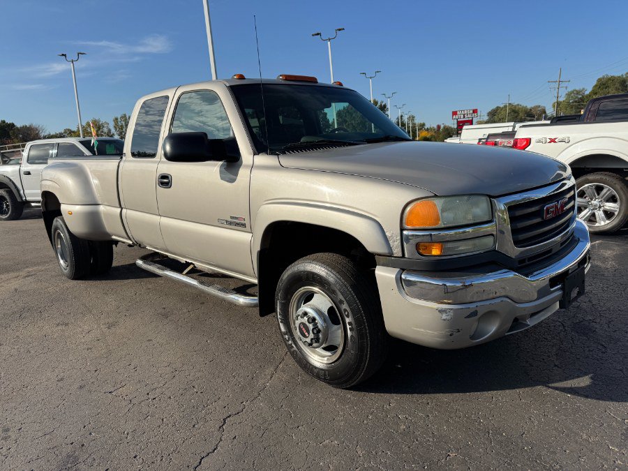 Used 2004 GMC Sierra 3500 SLE w/ Heavy-Duty Power Package AWD/4WD image 7