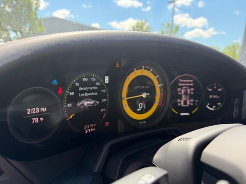 Certified 2023 Porsche 911 GT3 RS RWD image 18