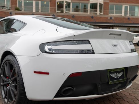 Used 2015 Aston Martin V8 Vantage GT image 39