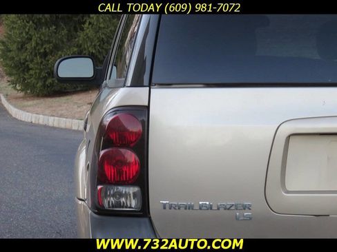Used 2005 Chevrolet TrailBlazer LS w/ LS Preferred Equipment Group image 26