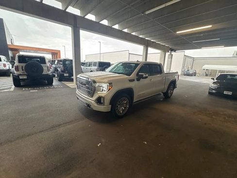Used 2019 GMC Sierra 1500 Denali w/ Denali Ultimate Package AWD/4WD image 7