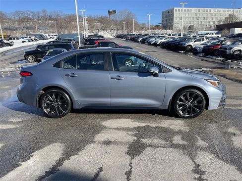 Used 2023 Toyota Corolla SE w/ SE Premium Package image 7