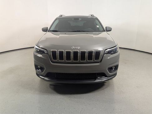 Used 2020 Jeep Cherokee Latitude Plus image 2