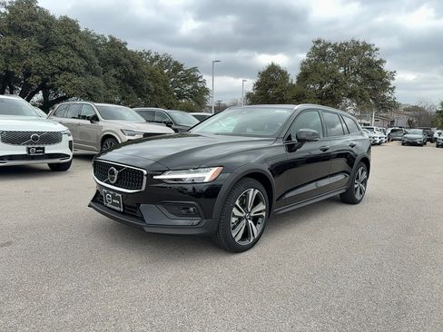 New 2026 Volvo V60 B5 Cross Country Plus w/ Protection Package Premier AWD/4WD image 2