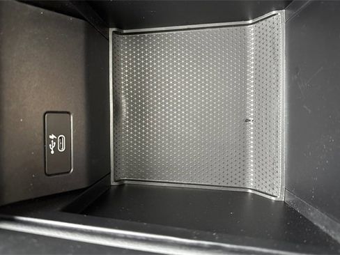 Used 2022 BMW X6 xDrive40i w/ M Sport Package image 33