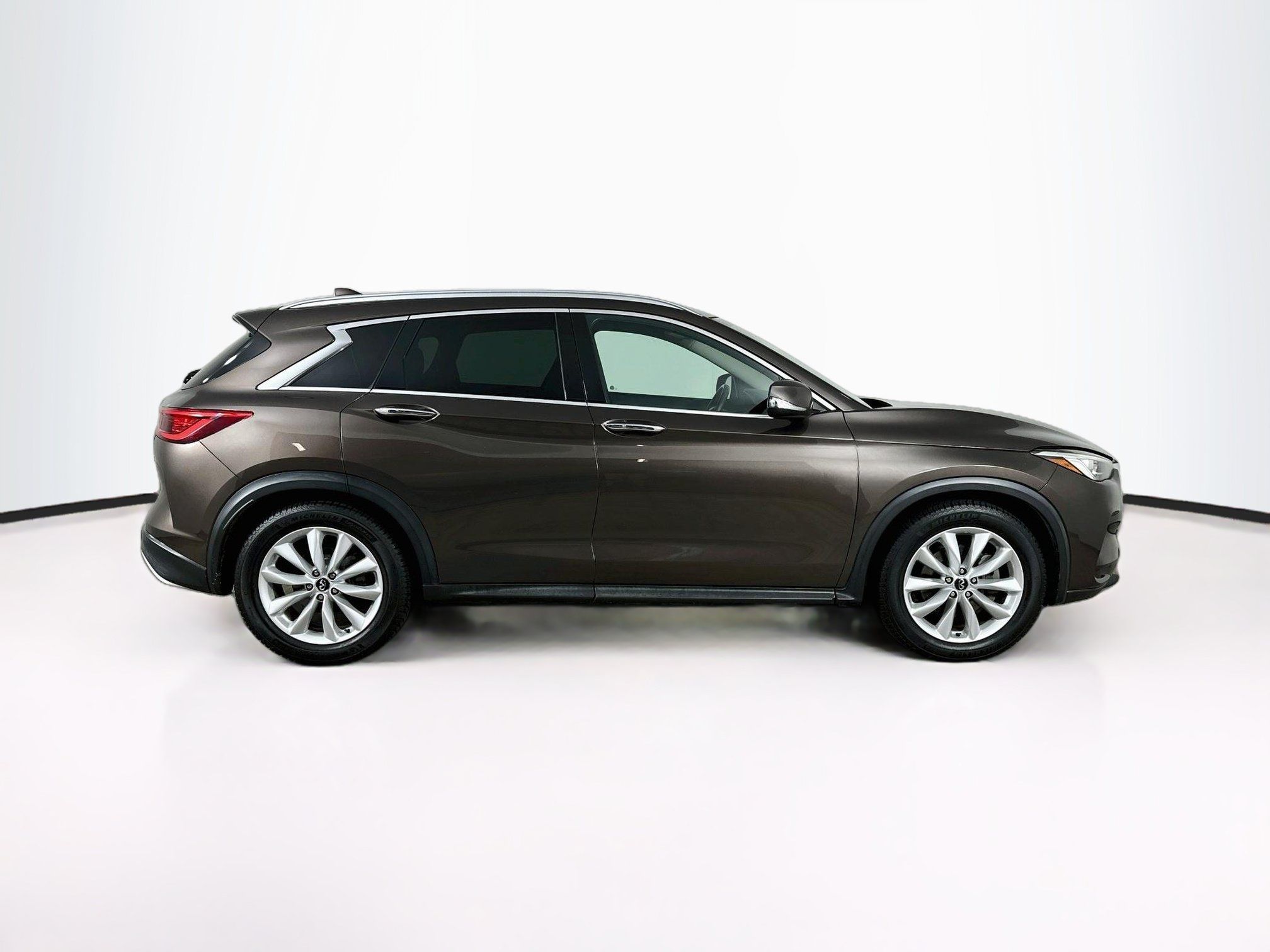 Used 2019 INFINITI QX50 Luxe FWD image 10