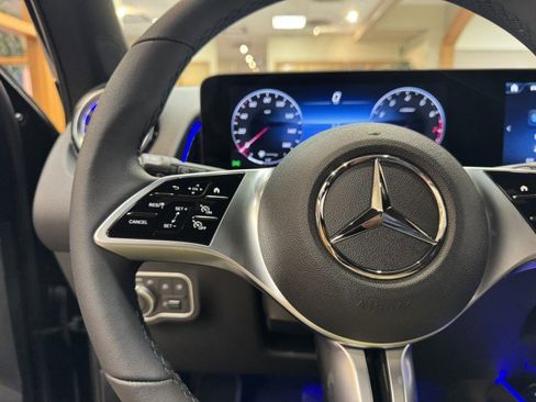 Certified 2025 Mercedes-Benz GLB 250 image 19