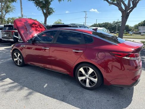 Used 2019 Kia Optima S FWD image 4