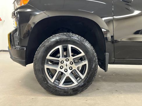 Used 2020 Chevrolet Silverado 1500 Custom Trail Boss w/ Custom Convenience Package AWD/4WD image 30