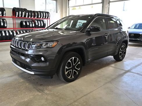 Used 2023 Jeep Compass Limited image 8