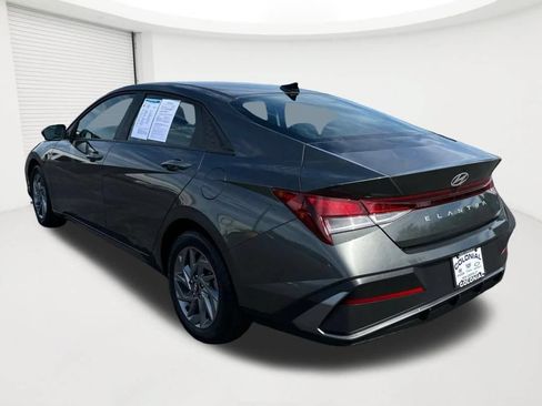 Certified 2024 Hyundai Elantra SEL FWD image 7
