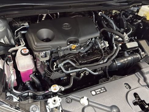 Used 2025 Toyota Sienna XLE FWD image 40