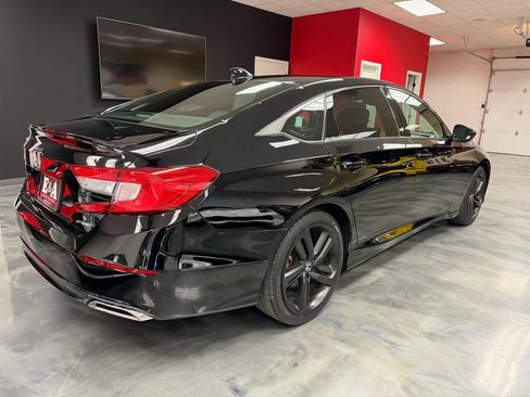 Used 2018 Honda Accord Sport image 7