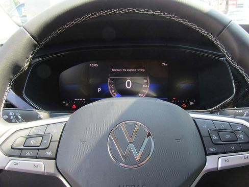 New 2024 Volkswagen Taos SE image 25