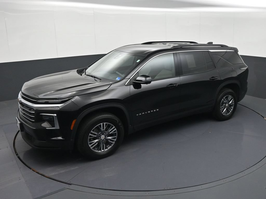 Certified 2026 Chevrolet Traverse LT w/ Driver Confidence Package FWD image 25