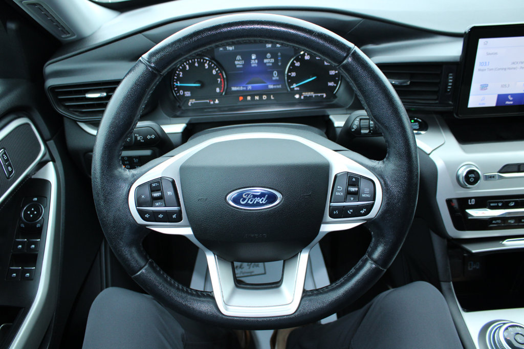 Used 2021 Ford Explorer XLT AWD/4WD image 38