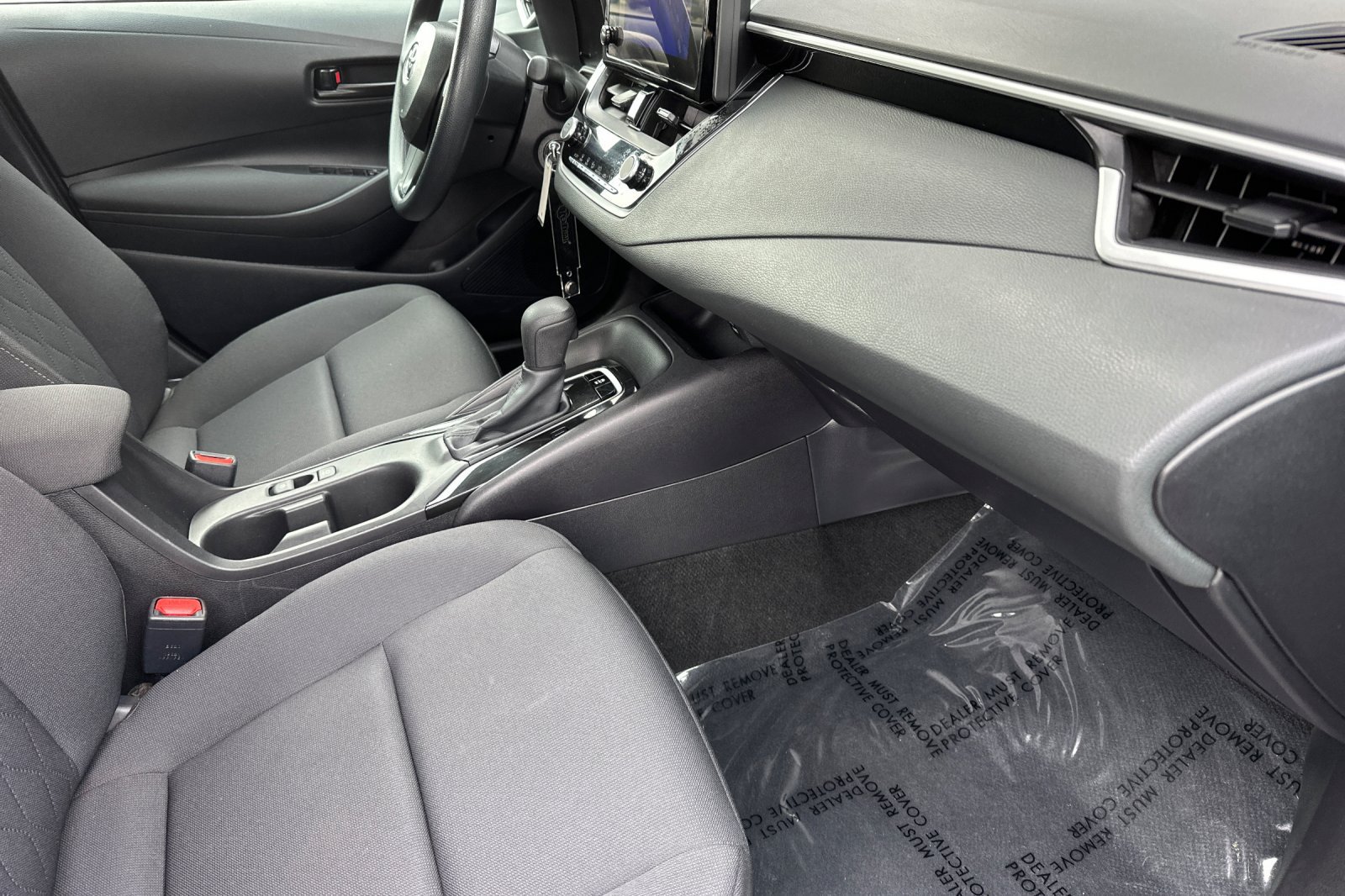 Used 2025 Toyota Corolla LE FWD image 15