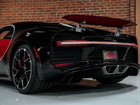 Used 2019 Bugatti Chiron image 39