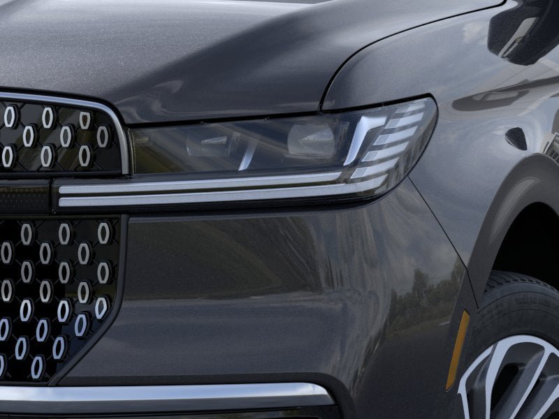 New 2025 Lincoln Navigator Reserve AWD/4WD image 18