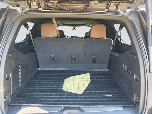 Used 2021 Chevrolet Suburban High Country AWD/4WD image 18