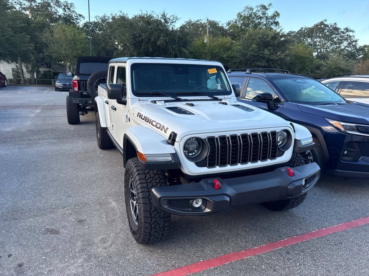 Used 2025 Jeep Gladiator Rubicon AWD/4WD image 3