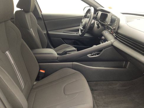 Used 2025 Hyundai Elantra Sport FWD image 21