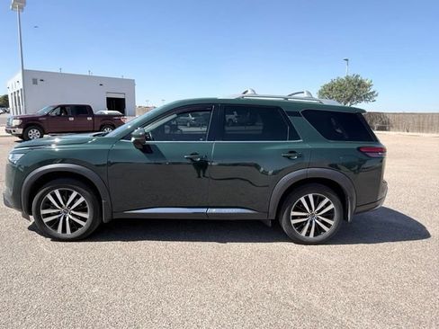 Used 2023 Nissan Pathfinder Platinum FWD image 9