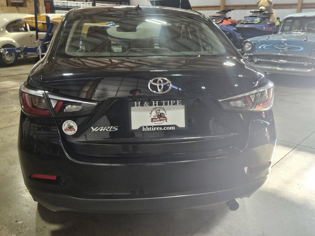 Used 2019 Toyota Yaris L FWD image 10