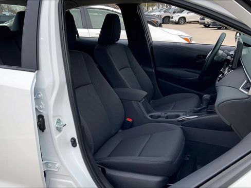 Used 2025 Toyota Corolla LE image 8