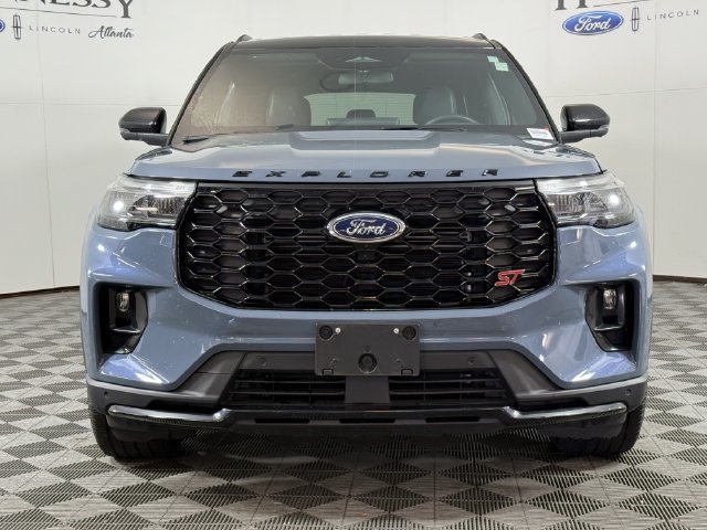 Used 2025 Ford Explorer ST-Line w/ ST-Line Street Pack AWD/4WD image 29