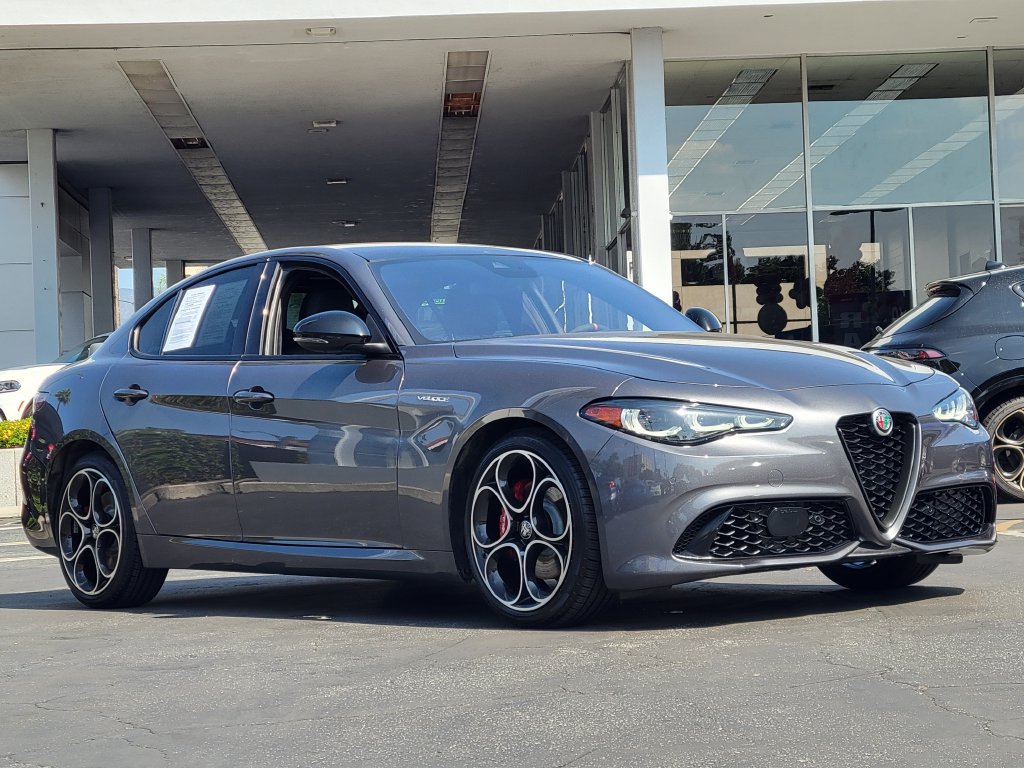 Used 2024 Alfa Romeo Giulia Veloce RWD image 36