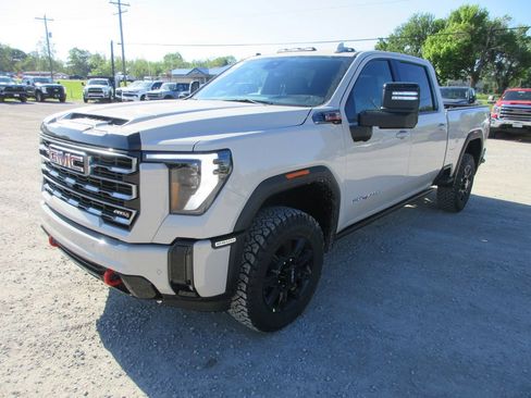 New 2026 GMC Sierra 2500 AT4 w/ AT4 Premium Plus Package AWD/4WD image 11