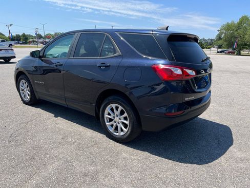 Used 2020 Chevrolet Equinox LS w/ LS Convenience Package FWD image 3