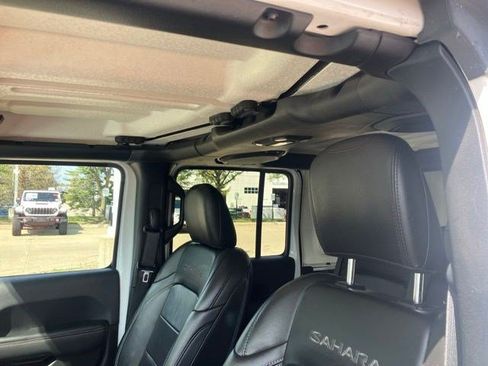 Certified 2018 Jeep Wrangler Unlimited Sahara AWD/4WD image 15