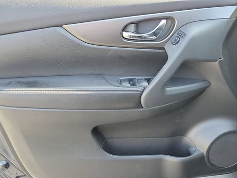 Used 2015 Nissan Rogue SV w/ SV Premium Package FWD image 23