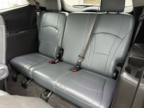 Used 2019 Buick Enclave Essence image 20