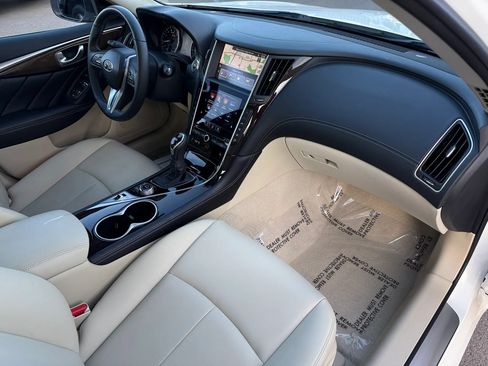 Used 2019 INFINITI Q50 Luxe w/ Essential Package (3.0T Luxe) AWD/4WD image 21