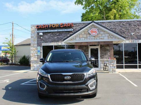 Used 2018 Kia Sorento L image 2