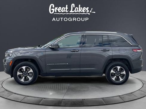 Used 2023 Jeep Grand Cherokee 4WD 4xe image 2