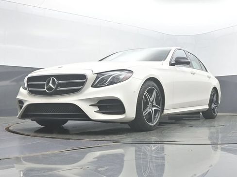 Used 2018 Mercedes-Benz E 300 4MATIC image 44