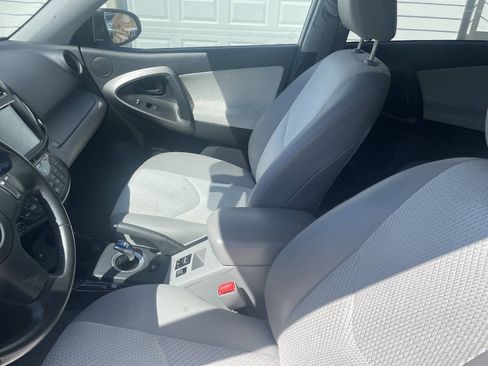Used 2014 Toyota RAV4 EV FWD image 5