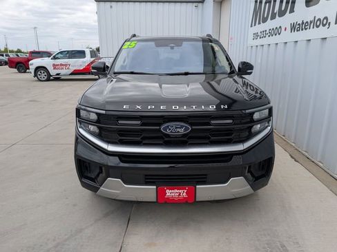 Used 2025 Ford Expedition Max Platinum AWD/4WD image 36