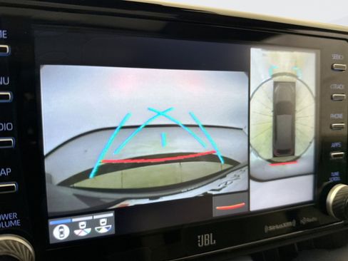 Used 2021 Toyota RAV4 Limited image 15