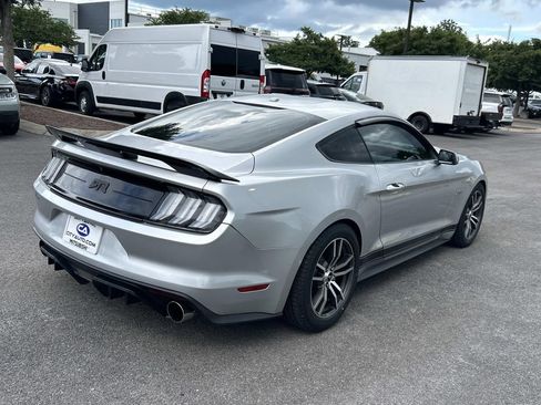 Used 2016 Ford Mustang Premium RWD image 4