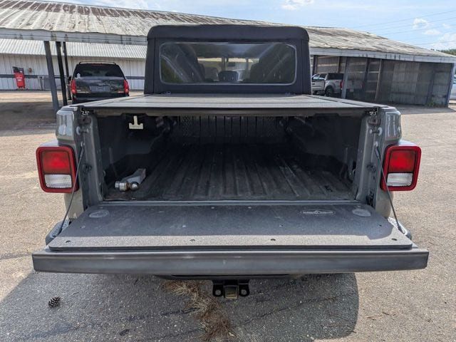 Used 2022 Jeep Gladiator Mojave w/ Trailer Tow Package AWD/4WD image 13