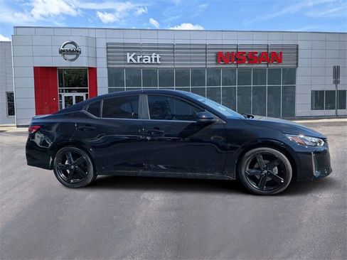 New 2025 Nissan Sentra SR image 2
