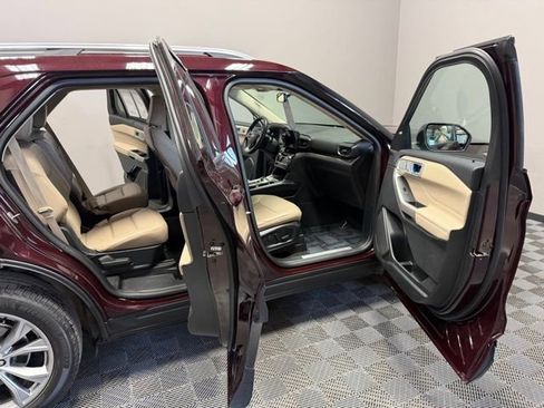 Used 2023 Ford Explorer Limited w/ Equipment Group 301A image 16