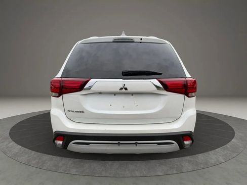 Used 2020 Mitsubishi Outlander ES FWD image 6